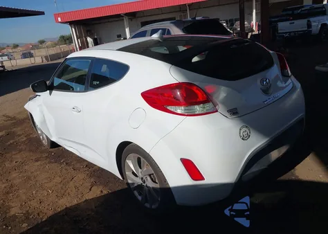 2016 Hyundai Veloster z USA, uszkodzony, nr VIN KMHTC6AD1GU252623